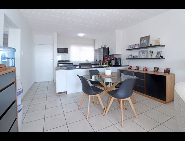 2 BEDROOM APARTMENT FOR SALE IN NORTHCLIFF